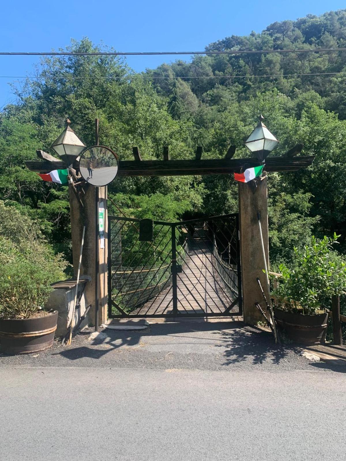 Agricamping Ponteraggio N.1 Hotel Dolceacqua Bagian luar foto